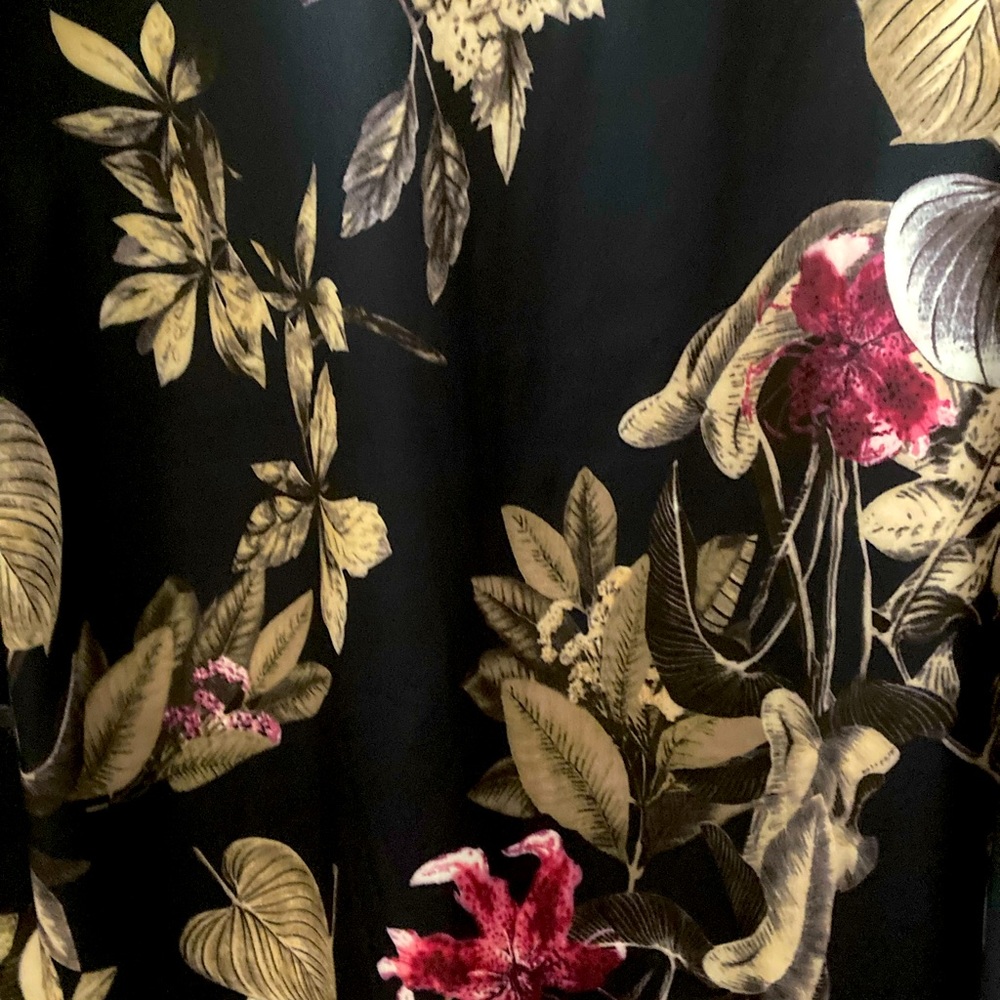 Shirt-Styled Lounger in Tropical Floral Print - Picture 8 of 8
